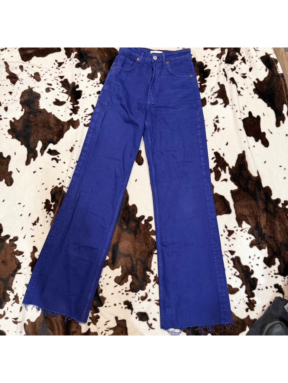 Zara High Rise Wide Leg Blue Jeans‎ Raw Hem Size US 0 EU 32
